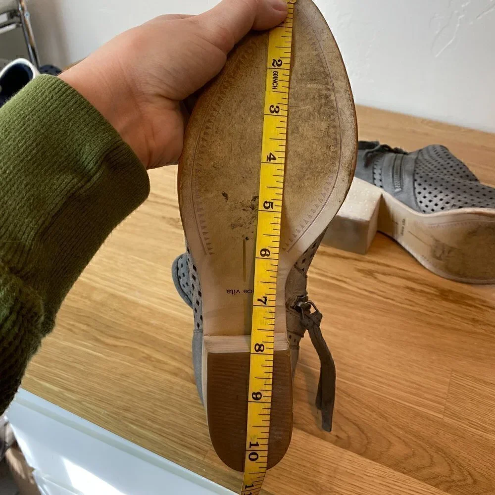 Dolce Vita Kenyon Smoke Grey Perforated Nubuck Bootie Size 9/9.5 - Picture 10 of 11